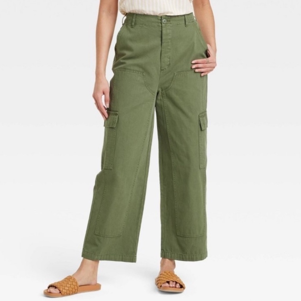 Universal Thread Women’s Utility Cargo High Waisted Loose Pants With Pockets
